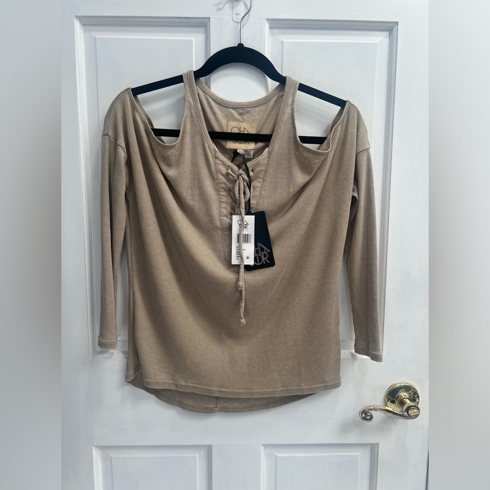 CHASER NWT Lace Up Cold Shoulder Ribbed Beige Wheat Top Size XS Style CW7127 NEW